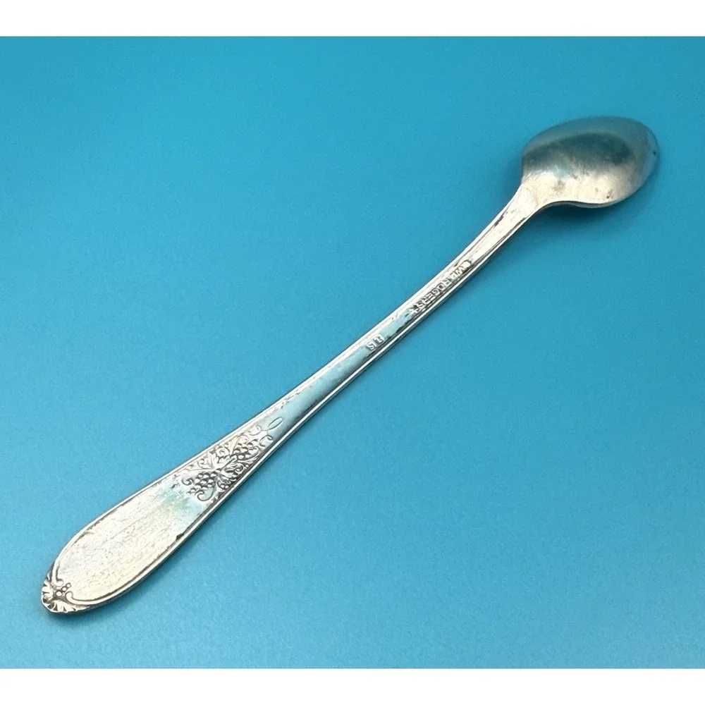 Antique Vintage Wm Rogers Silverplate Baby Spoon Isabella Grape Pattern 1913 GUC
